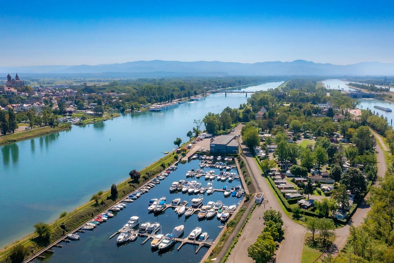 L Ile Du Rhin Park Image