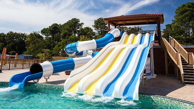 al fresco parks with waterslides